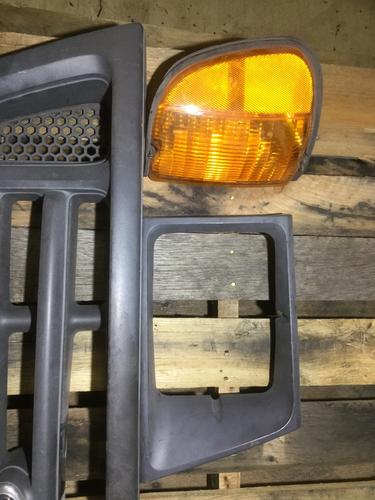 FORD E450 Grille