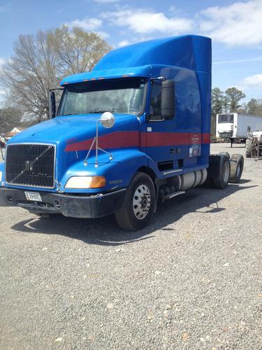 VOLVO VNL64T TRUCK TRACTOR