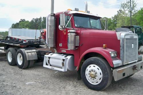 FREIGHTLINER  TRUCK TRACTOR