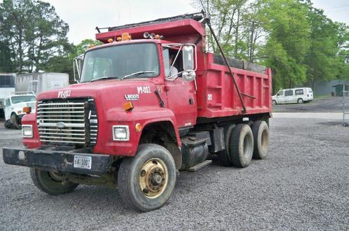 FORD L8000 DUMP TRUCK