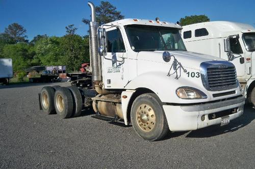 FREIGHTLINER COLUMBIA TRUCK TRACTOR