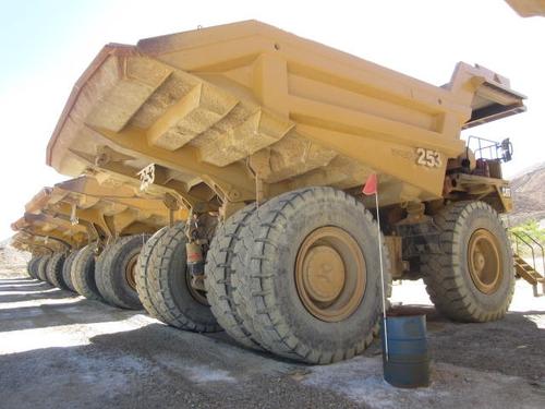 CATERPILLAR 785B MINING HAUL TRUCK