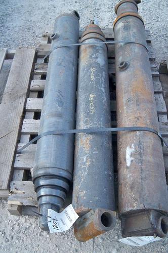   HYDRAULIC CYLINDERS