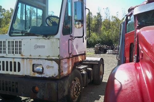 OTTAWA YARD SPOTTER Trucks