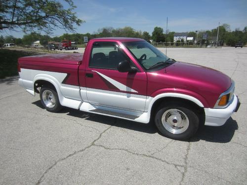 CHEVROLET  PICKUP TRUCK