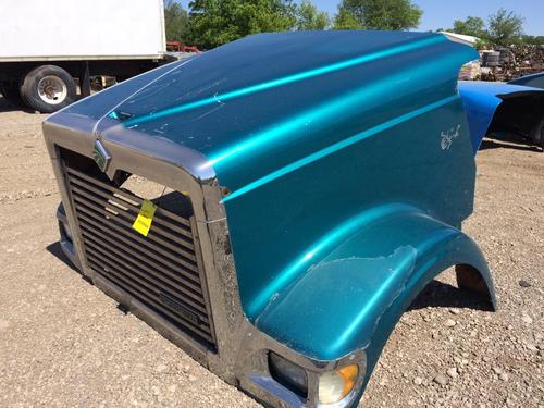 INTERNATIONAL 9900 Hood