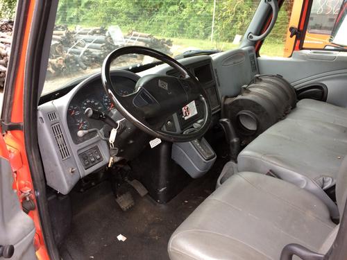 INTERNATIONAL 4200 CAB