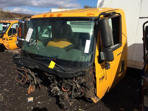INTERNATIONAL 7600 CAB