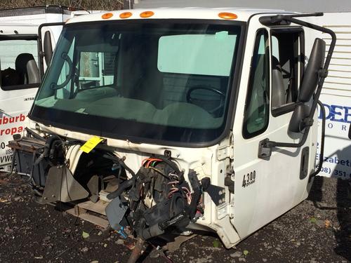 INTERNATIONAL 4300 CAB