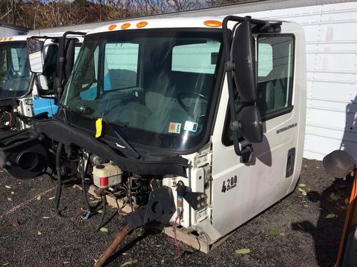 INTERNATIONAL 4200 CAB