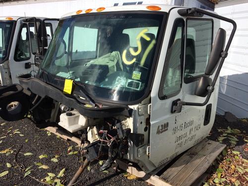 INTERNATIONAL 4300 CAB