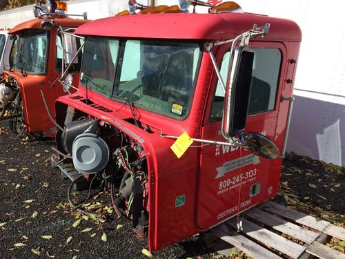 FREIGHTLINER  CAB