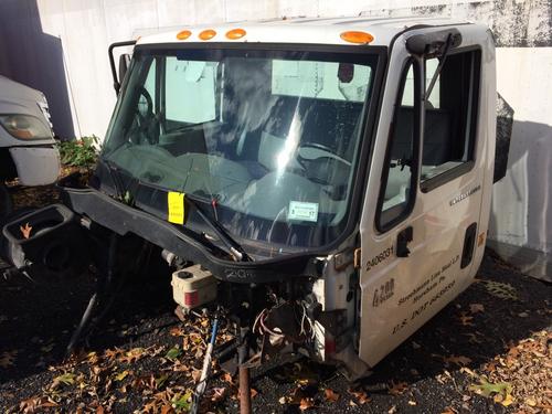 INTERNATIONAL 4200 CAB