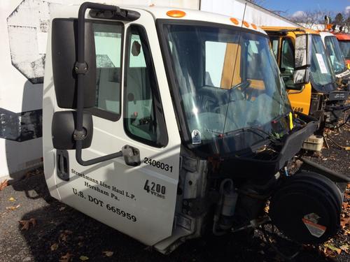 INTERNATIONAL 4200 CAB