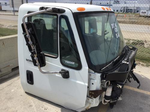 INTERNATIONAL 4300 CAB
