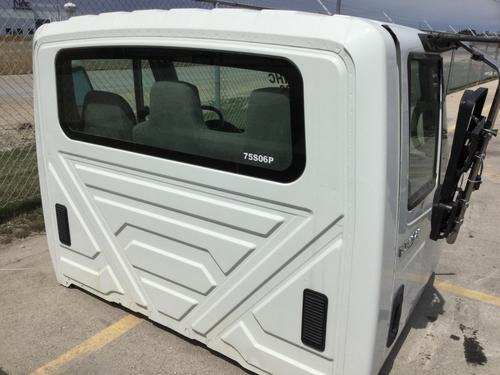 INTERNATIONAL 4300 CAB