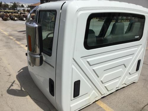 INTERNATIONAL 4300 CAB