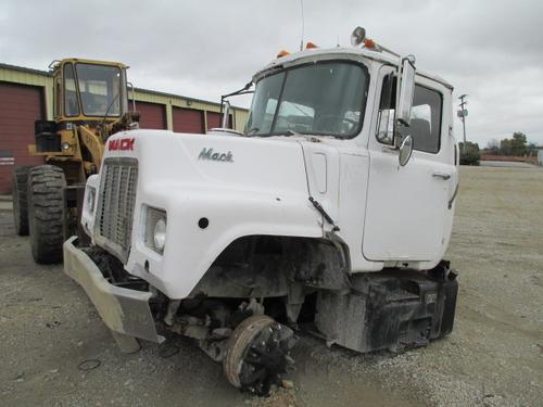 MACK DM CAB CLIP