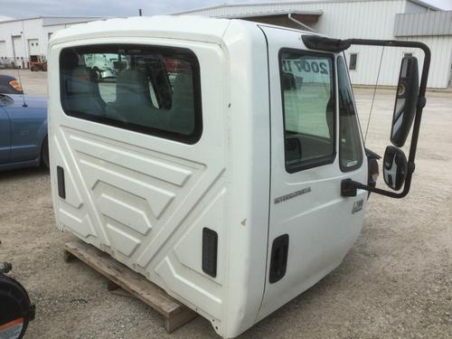 INTERNATIONAL 4200 CAB