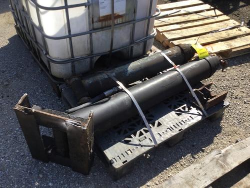   HYDRAULIC CYLINDERS