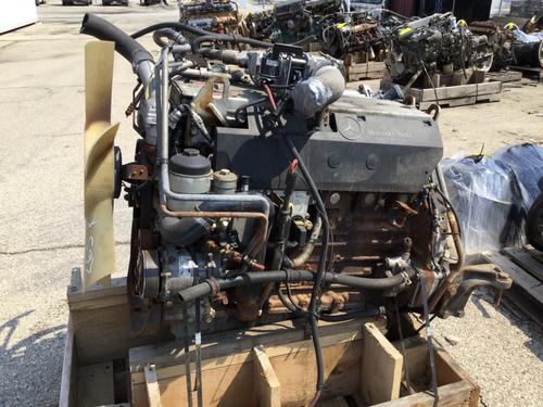 MERCEDES OM906L Engine Assembly