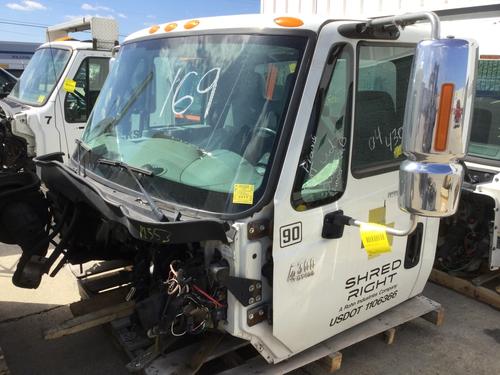 INTERNATIONAL 4300 CAB