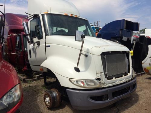 INTERNATIONAL 8600 CAB