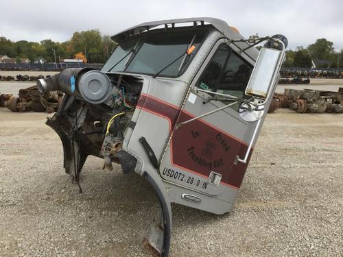 FREIGHTLINER  CAB