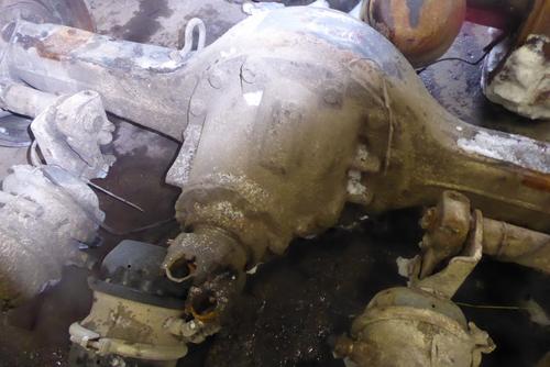 EATON 17060S Axle Assembly, Rear (Rear)