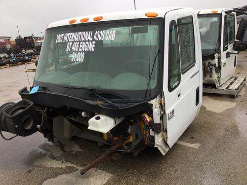 INTERNATIONAL 4300 CAB