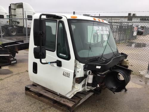 INTERNATIONAL 4300 CAB
