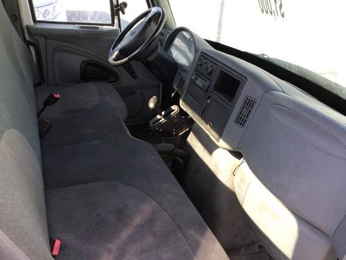 INTERNATIONAL 4300 CAB
