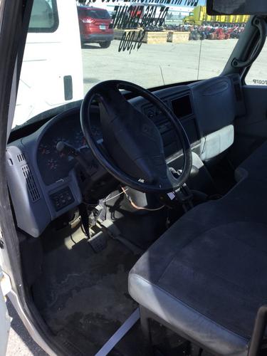 INTERNATIONAL 4300 CAB