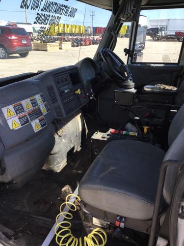 INTERNATIONAL 7400 CAB