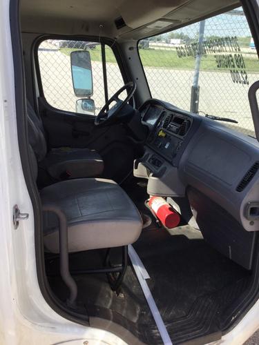 FREIGHTLINER M2 CAB