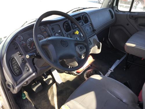 FREIGHTLINER M2 CAB