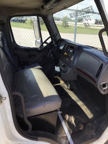 FREIGHTLINER M2 CAB