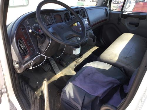 FREIGHTLINER M2 CAB