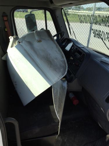 FREIGHTLINER M2 CAB