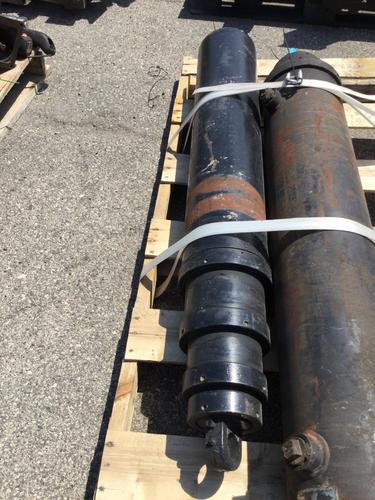   HYDRAULIC CYLINDERS