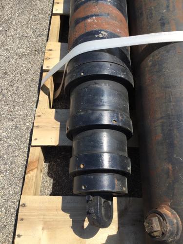   HYDRAULIC CYLINDERS