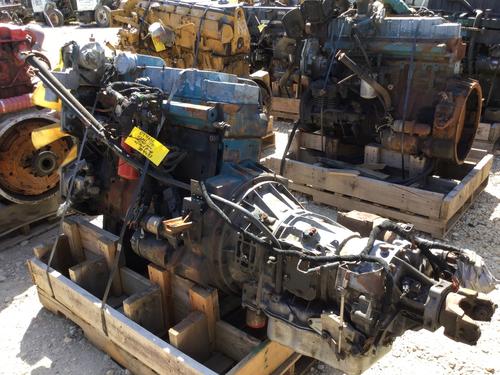 INTERNATIONAL DT466E Engine Assembly