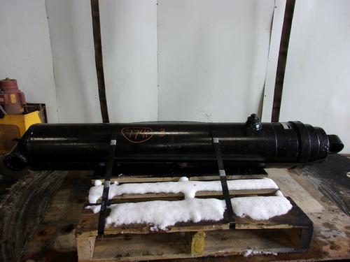   HYDRAULIC CYLINDERS
