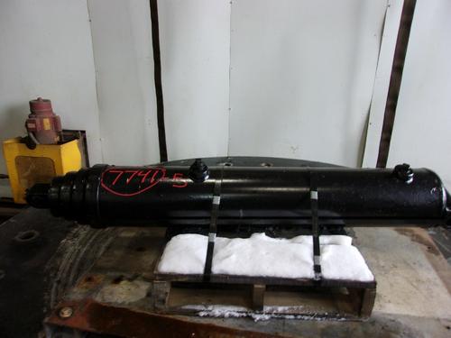   HYDRAULIC CYLINDERS