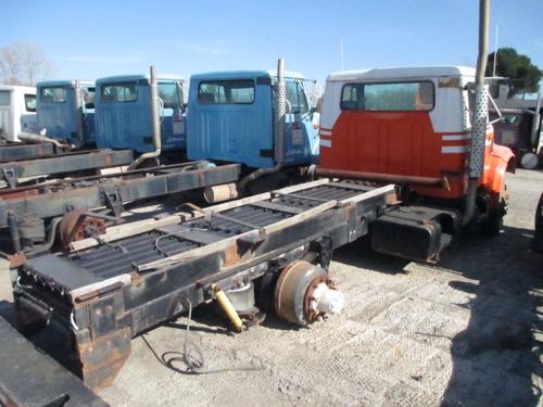 INTERNATIONAL 4900 Trucks