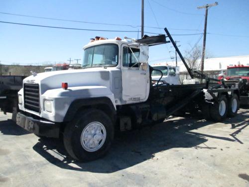 MACK R MODEL Trucks