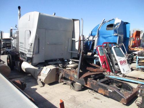 PETERBILT 377 CAB CLIP
