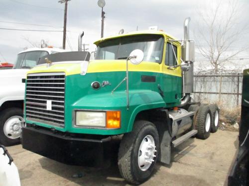 MACK CL-733 Trucks