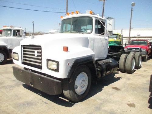 MACK R MODEL Trucks