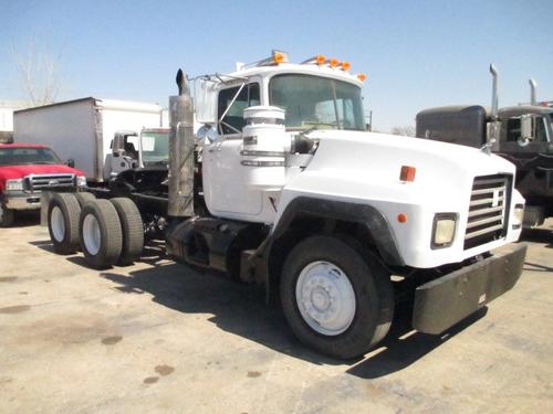 MACK R MODEL Trucks